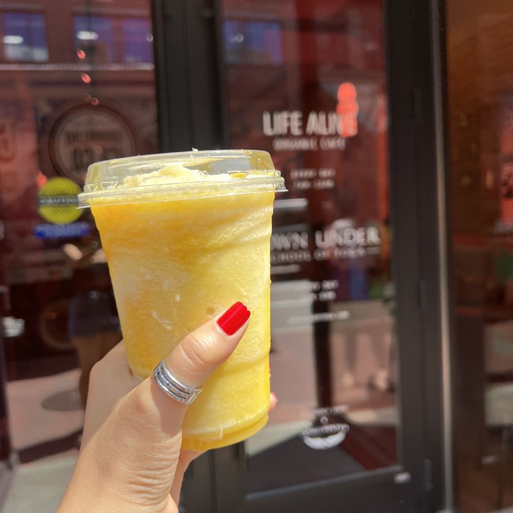 Life Alive Organic Cafe - Pineapple ginger smoothie - Vegetarian Near Me - Cambridge, Massachusetts Life Alive Organic Cafe - Pineapple ginger smoothie - Vegetarian Near Me - Cambridge, Massachusetts