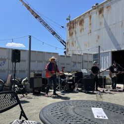 Far West Cider Co - Live music