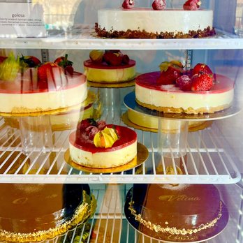 Carrara's - Desserts Near Me - Agoura Hills, California