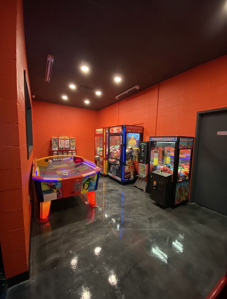 CLUTCH LANES & SPORTS CENTER 11 Photos 4190 State Rd, Cuyahoga