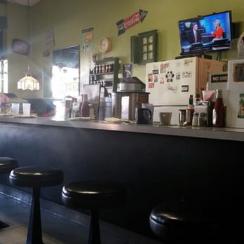 The Huddle - Old school diner vibe - American Near Me - San Diego, California The Huddle - Old school diner vibe - American Near Me - San Diego, California