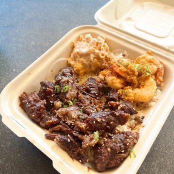 Da Bald Guy - Combo Plate Braised Boneless Kalbi Peeled Garlic Butter Shrimp - Food Trucks Near Me - Kahuku, Hawaii Da Bald Guy - Combo Plate Braised Boneless Kalbi Peeled Garlic Butter Shrimp - Food Trucks Near Me - Kahuku, Hawaii