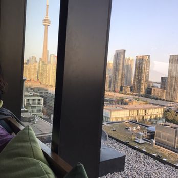Lavelle - You can see the famed viewing tower from the bar - Lounges Near Me - Toronto, Ontario