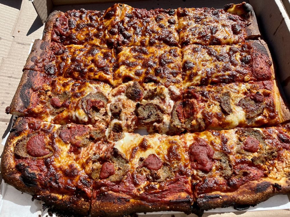 SANTILLO’S BRICK OVEN PIZZA 438 Photos & 514 Reviews 639 S Broad St