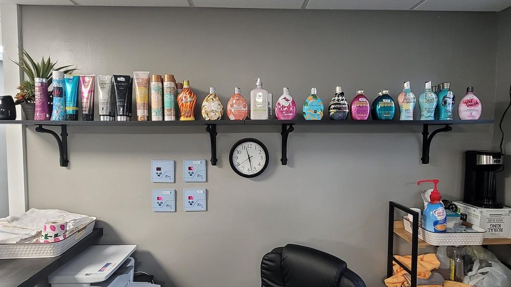 BRONZED STARR Updated October 2024 18 Bouquet St, Uniontown