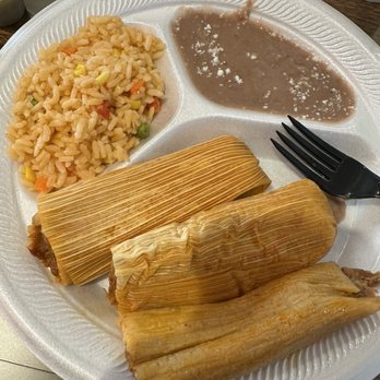 The Tamale Joint - Plato especial with pork tamales - Mexican Near Me - Houston, Texas The Tamale Joint - Plato especial with pork tamales - Mexican Near Me - Houston, Texas