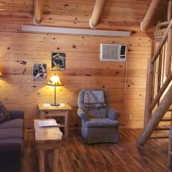 Rustic Ridge Guest Cabins