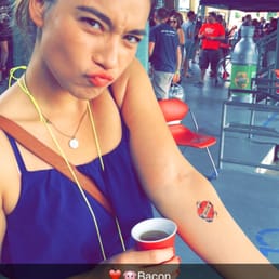 Bacon and heart tattoo, pretzel necklace and craft beer in hand! Bacon and heart tattoo, pretzel necklace and craft beer in hand!
