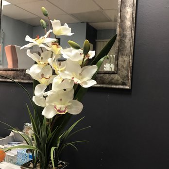 Sohrab Yamini, MD - Office exam room - Family Practice Near Me - Los Angeles, California Sohrab Yamini, MD - Office exam room - Family Practice Near Me - Los Angeles, California