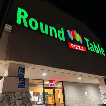 Round Table Pizza - the front of the restaurant - Pizza Near Me - Oakhurst, California Round Table Pizza - the front of the restaurant - Pizza Near Me - Oakhurst, California