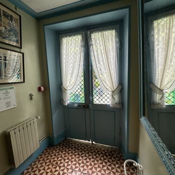Jardins et Maison de Claude Monet - Quirky colors inside the house - Museums Near Me - Giverny, 27