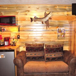 Restmore Inn - Fishing Hole Room