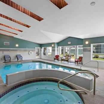 Serra Vista Apartment Homes - Indoor Swimming Pool - Apartments Near Me - Lynnwood, Washington Serra Vista Apartment Homes - Indoor Swimming Pool - Apartments Near Me - Lynnwood, Washington