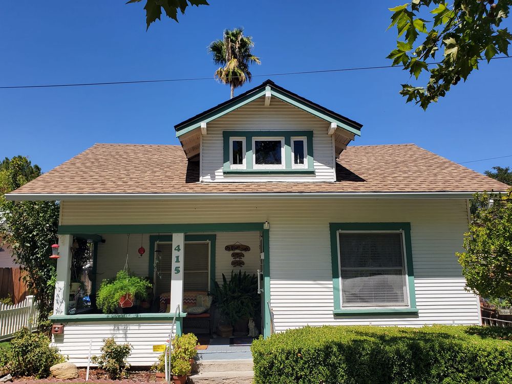 Slide of Echevarria Roofing