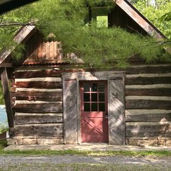 Long Point Cabins & RV - An adorable little Scandinavian-style cabin in nearby Carnifex Ferry