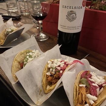 Taco Y Vino - Tacos Near Me - Dallas, Texas