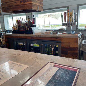 Angler & Ale - Bar area - Seafood Near Me - Duck Key, Florida