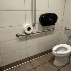 McDonald's - Disgusting broken bathroom
