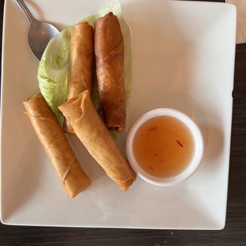 Red Lantern Asian Fusion - Chicken egg roll appetizer - Asian Fusion Near Me - Yelm, Washington