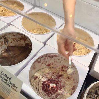 Jeni's Splendid Ice Creams - Brambleberry Crisp Ice Cream - Ice Cream & Frozen Yogurt Near Me - Los Angeles, California