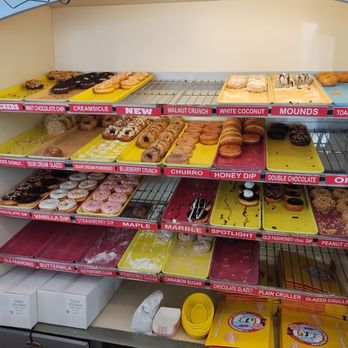 Dandee Donut Factory - Donuts - Donuts Near Me - Pompano Beach, Florida Dandee Donut Factory - Donuts - Donuts Near Me - Pompano Beach, Florida