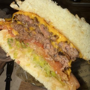 La Birra Bar - Wynwood - Burgers Near Me - Miami, Florida