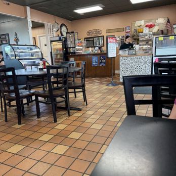 Airedale Diner - Diners Near Me - Alma, Arkansas
