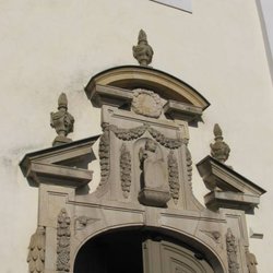 Schlosskirche - Sehenswertes Eingangsportal da.