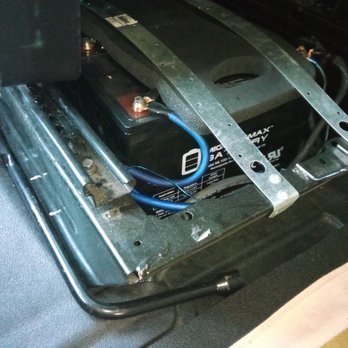 Ultrasound Installations - The selector screw points jutting out and his inventive way of securing 2 batteries. - Car Stereo Installation Near Me Ultrasound Installations - The selector screw points jutting out and his inventive way of securing 2 batteries. - Car Stereo Installation Near Me