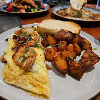 Tutu Lounge - Tom Yum Omelette - Breakfast & Brunch Near Me - San Rafael, California
