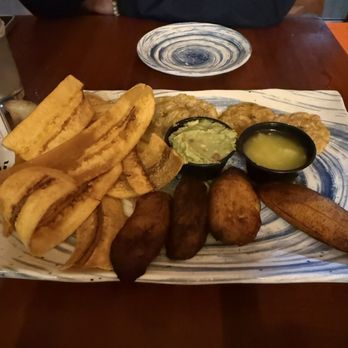 Cubanitas - Milwaukee - Plantain Platter with Guacamole - Cuban Near Me - Milwaukee, Wisconsin Cubanitas - Milwaukee - Plantain Platter with Guacamole - Cuban Near Me - Milwaukee, Wisconsin