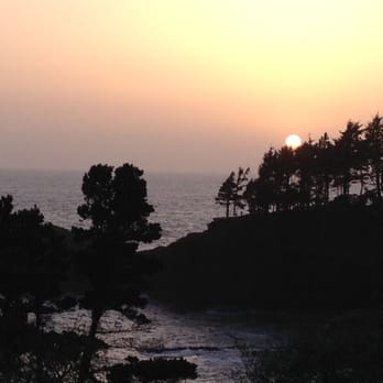 Travelodge - Sunset from the Balcony - Hotels Near Me - Depoe Bay, Oregon Travelodge - Sunset from the Balcony - Hotels Near Me - Depoe Bay, Oregon