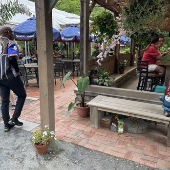 Greenhouse Cafe & Tavern - Outdoor seating example - Cafes Near Me - Burlington, Connecticut Greenhouse Cafe & Tavern - Outdoor seating example - Cafes Near Me - Burlington, Connecticut