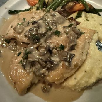 Hank's Petaluma - Chicken Marsala - Pizza Near Me - Petaluma, California