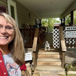 Cindy and Hoot are the Welcoming Party!