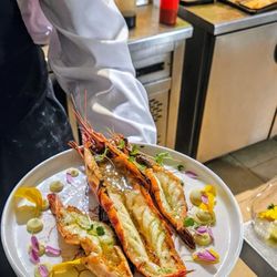 La Perla - Carabineros and wild prawns