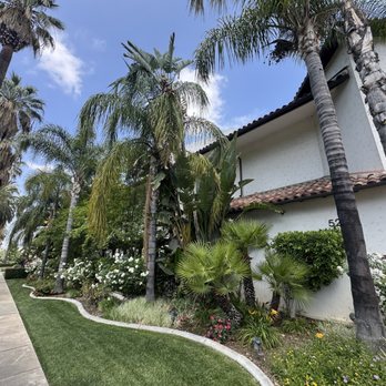 Redlands Adventist Church - Churches Near Me - Redlands, California