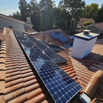 Valley Solar Cleaning - Clean and shiny solar panels. - Solar Panel Cleaning Near Me