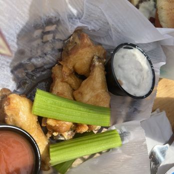 Rustic Cafe - Slat malt wings - Music Venues Near Me - East Lyme, Connecticut
