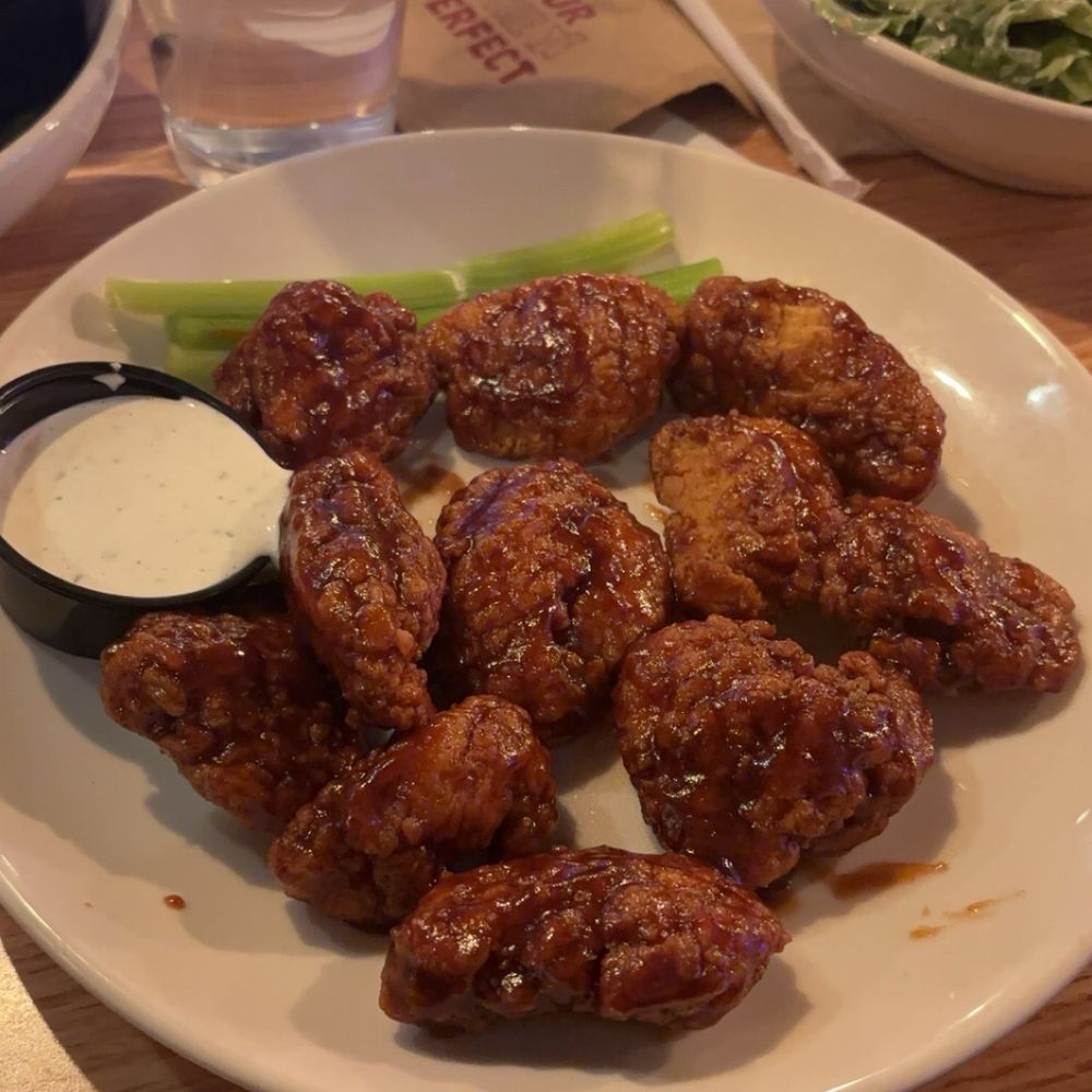 Applebee's Grill + Bar - Boneless Wings - American Near Me - Burlington, Vermont Applebee's Grill + Bar - Boneless Wings - American Near Me - Burlington, Vermont