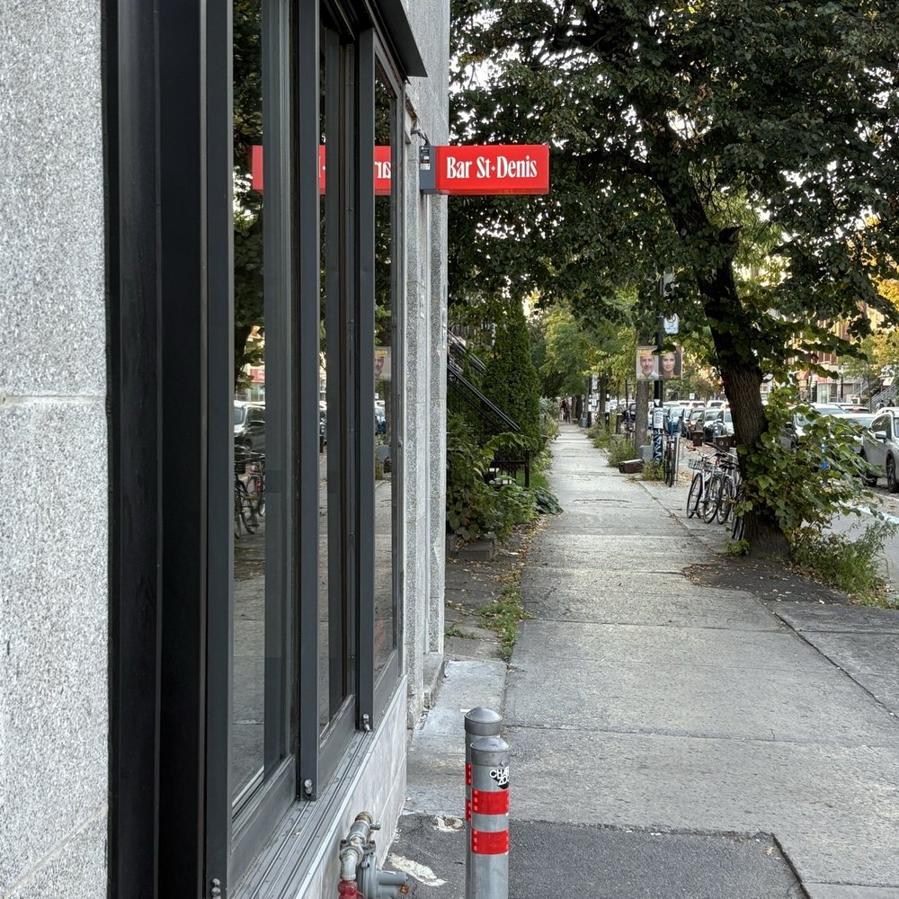 Bar St-Denis - Sign - Bars Near Me - Montreal, Quebec