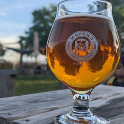 Maker's Craft Brewery - Beer time