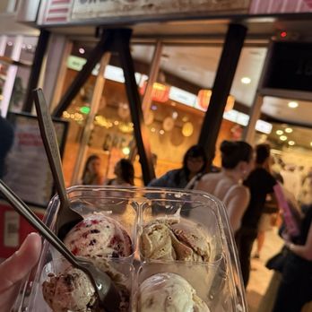 Salt & Straw - Flight of 4 scoops - Ice Cream & Frozen Yogurt Near Me - San Diego, California Salt & Straw - Flight of 4 scoops - Ice Cream & Frozen Yogurt Near Me - San Diego, California