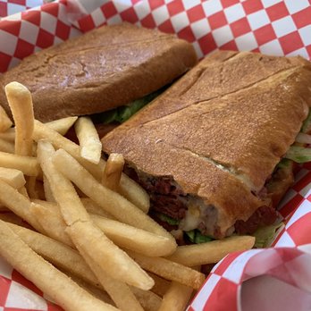 Maracas y Sabor - Hot Beef Pastrami - Sandwiches Near Me - El Paso, Texas Maracas y Sabor - Hot Beef Pastrami - Sandwiches Near Me - El Paso, Texas