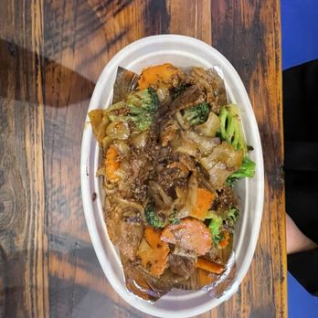 Zaap Kitchen Lao & Thai Street Eats - Pad See Ew - Thai Near Me - Irving, Texas