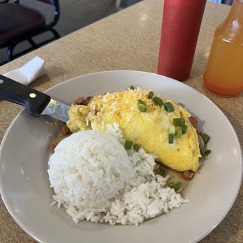 HIGHWAY INN - Updated August 2024 - 2098 Photos & 941 Reviews - 94-830 ...