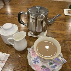 Granny Fi's - Pot of tea