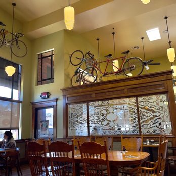 Linn's Restaurant - Lots of bicycles - American Near Me - Cambria, California