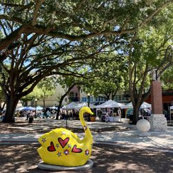 Lakeland Downtown Farmers Curb Market - Artsy vibes at the Saturday Farmer's Market in Lakeland, FL.