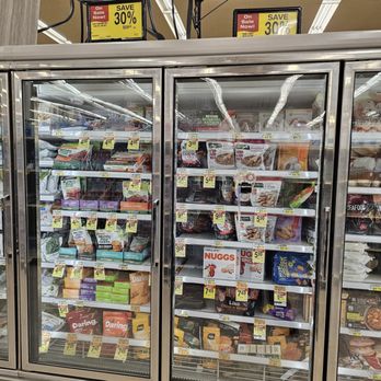 Albertsons - the inside of a grocery store - Grocery Near Me - Apple Valley, California